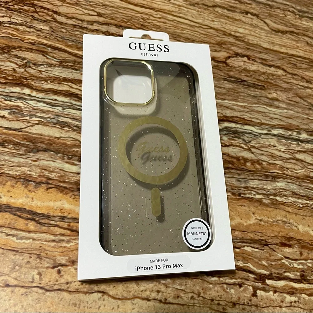 Guess - Picture 3 of 3